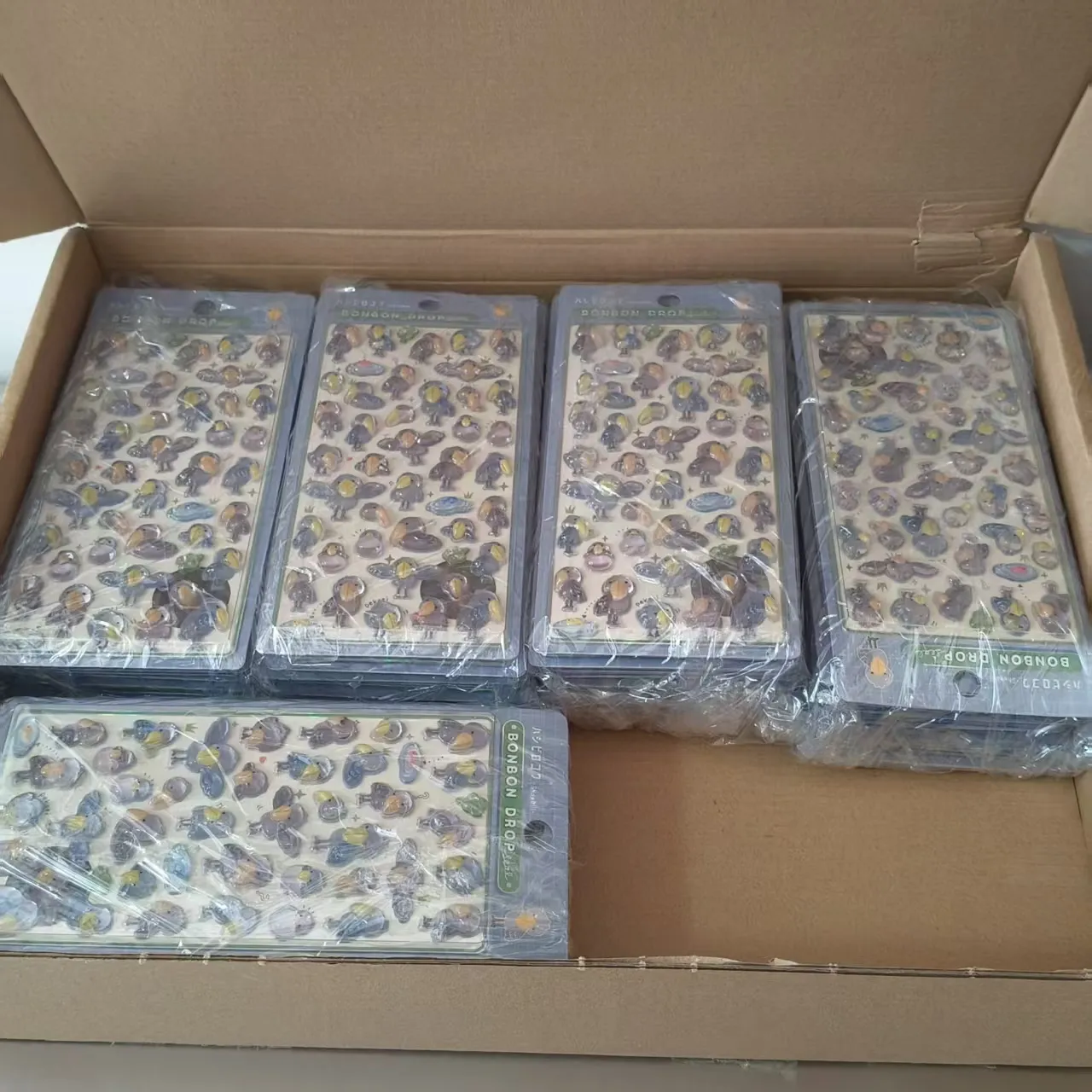 আপনার বাচ্চাদের এমবসড স্টিকার পাঠানো হতে চলেছে!