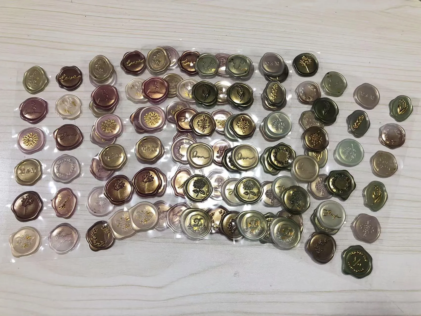 মোমের সিলের স্টিকার পাঠানো হয়েছে