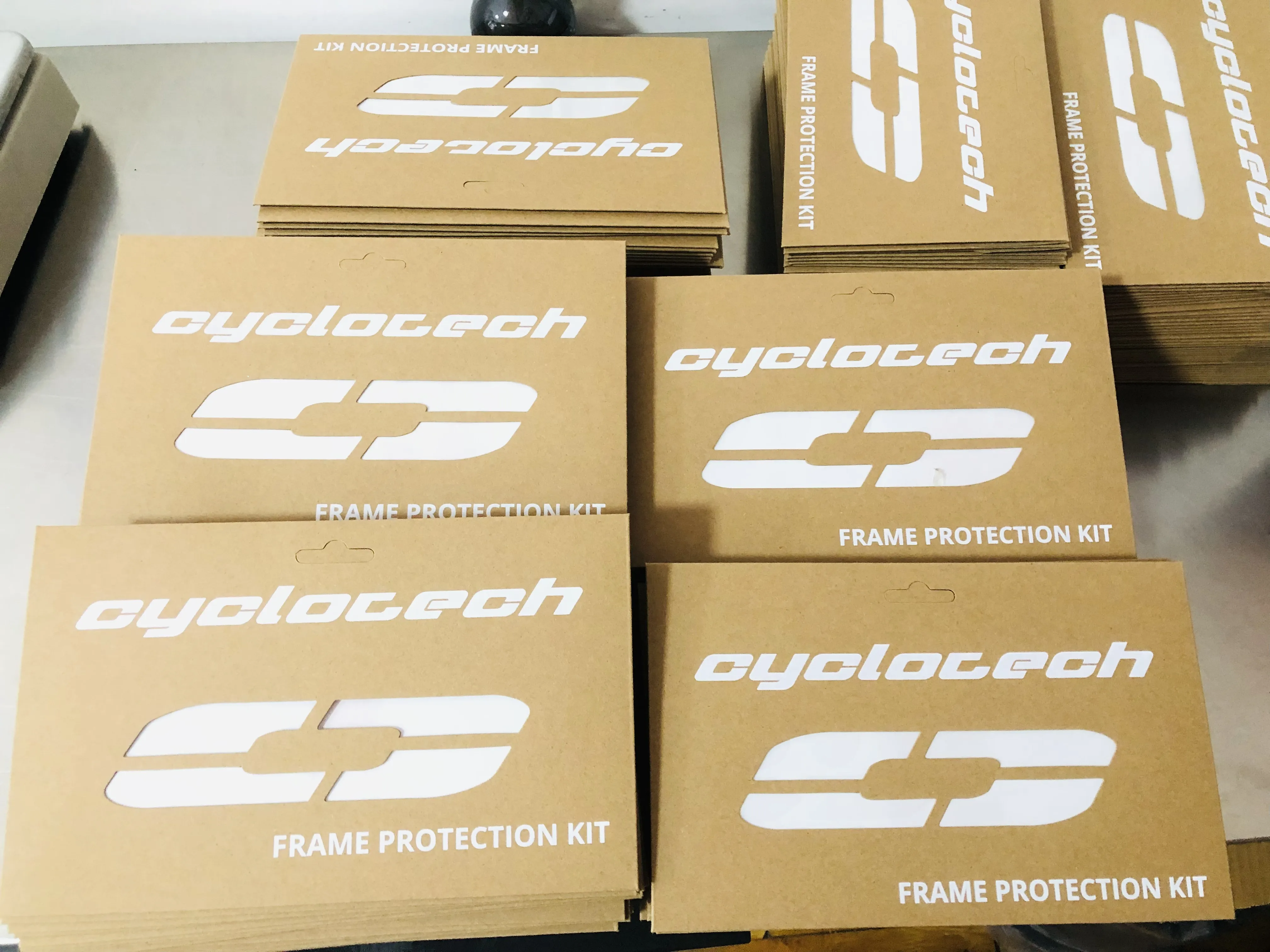 বাইক ফ্রেম স্টিকার এখন নেদারল্যান্ডে পাঠানো হচ্ছে